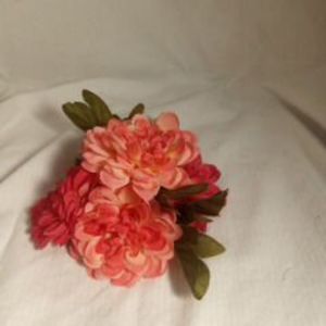 Beautiful flowers for your hair clip right on